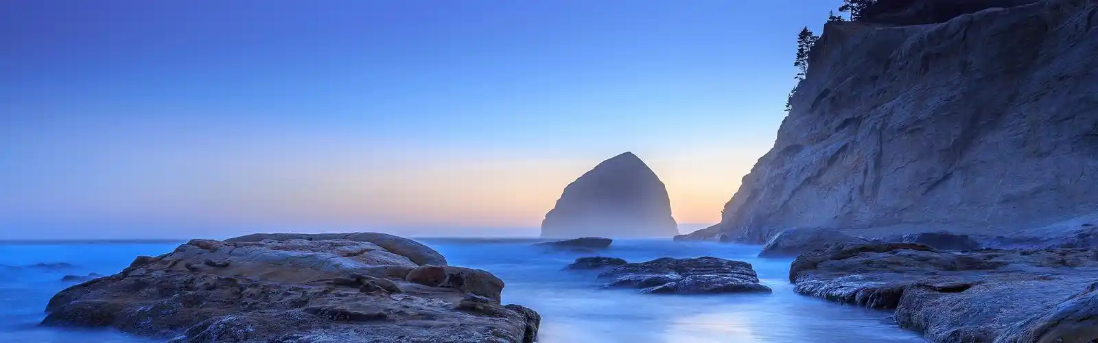 海,海岸,石头,早晨 壁纸 - 3840x1200 双屏全景