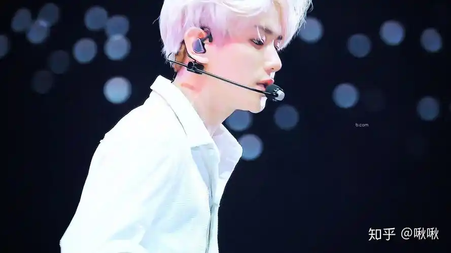 姐妹们有没有边伯贤的壁纸锁屏分享一下吧唧吧唧