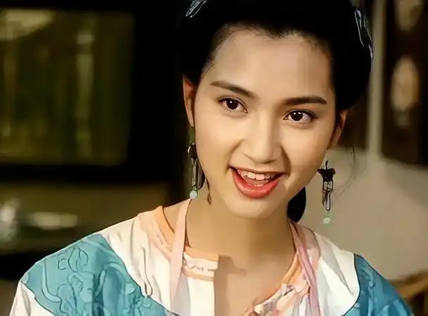 一岁的她,已经长得很精致.