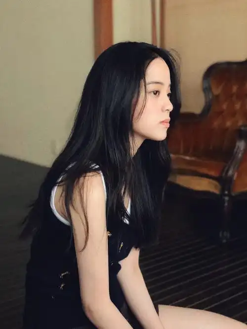 欧阳娜娜性感优雅街拍图片