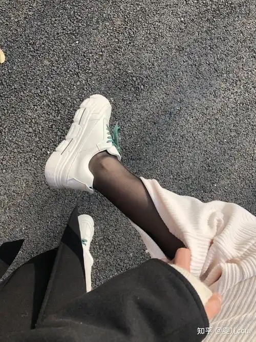 如何评价在裤子里穿丝袜? - 知乎