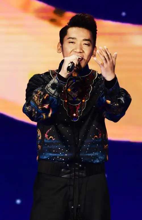 扎西平措圆梦2019央视春晚荣耀舞台见证民族骄傲