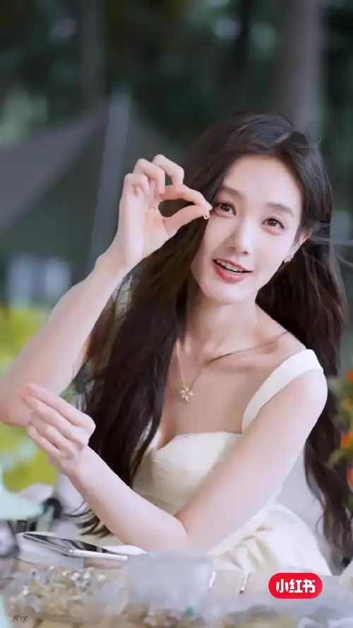 李一桐#这张脸 真的好漂亮[单身青蛙]