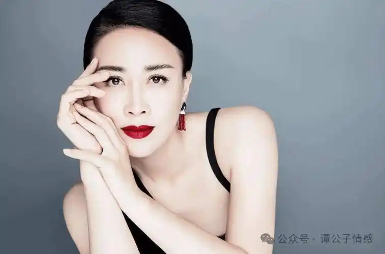 天后:苦恋足球浪子10年未果,39岁携子嫁帅气海归富豪_那英_高峰_孟桐