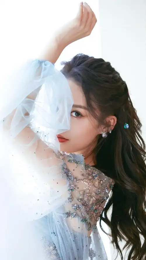 李沁薄纱蓝裙优雅高清手机壁纸