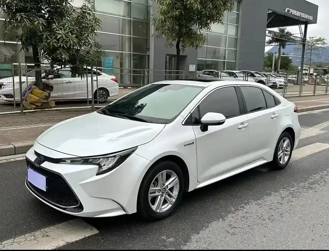 新到一台21款双擎丰田雷凌[色]1.8h e-cvt毫华型