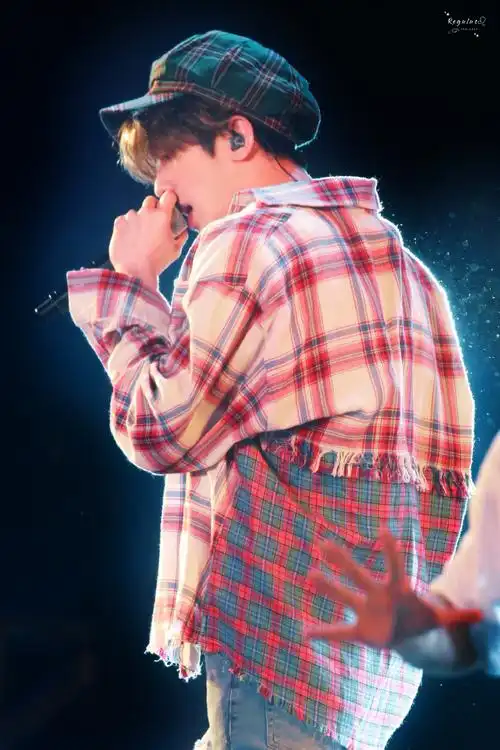 蔡徐坤##蔡徐坤新歌afterglow