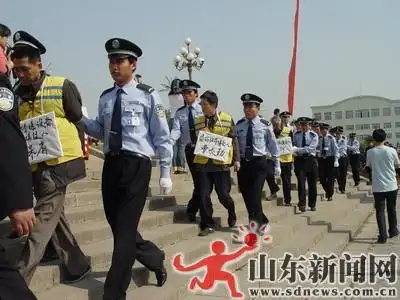 资料图片:山东聊城市公安局公开处理23名打孔盗油犯罪嫌疑人