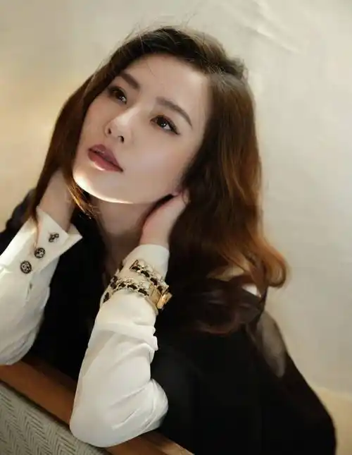 80后女星时尚写真:赵丽颖唐嫣芳华绝代_刘诗诗_刘亦菲_唐嫣