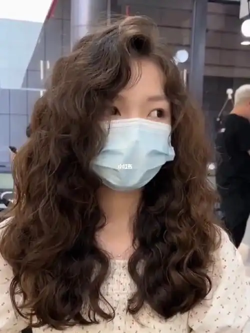 第一次卷发中长发一定要尝试的羊毛卷烫发