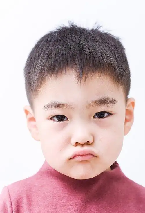 男孩剪什么短发型显好看图大全 炫出日韩风格的小男孩短头发打造