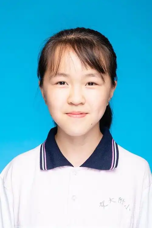 证件照火了,从幼儿园到大学,看完之后,网友:这是我理想中形象