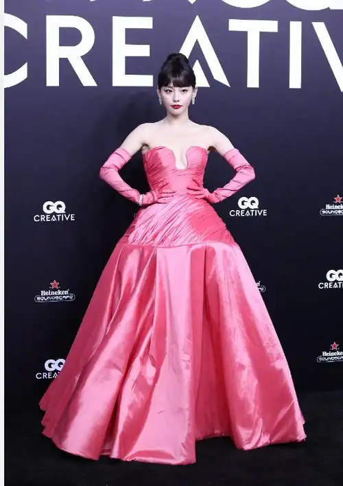 红毯造型鲨疯了的女明星