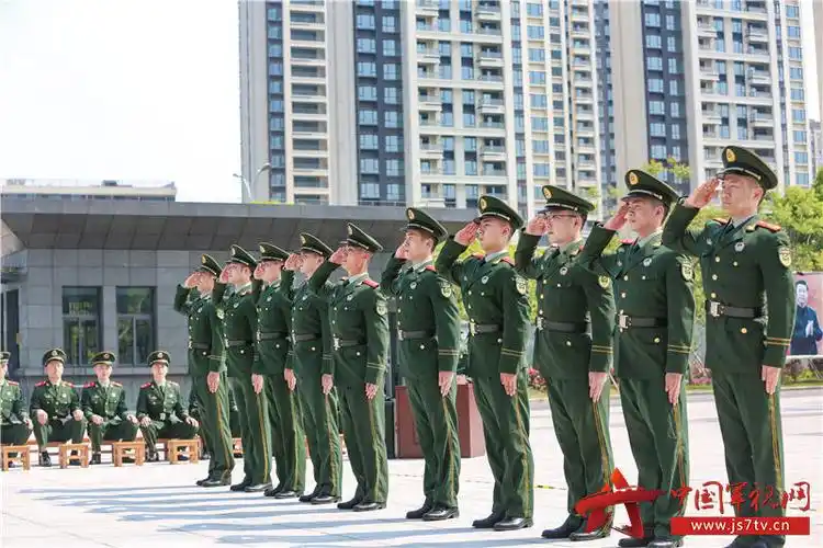 武警宁波支队贯彻条令条例强化军人养成