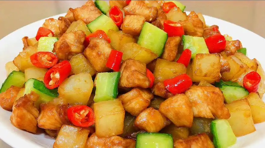 炒三丁的家常做法,步骤简单,讲解详细,每次多吃2碗饭