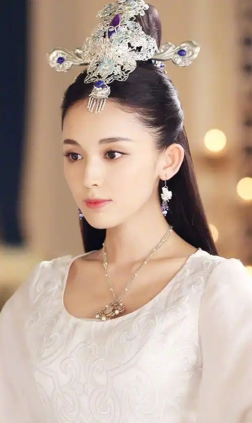 古力娜扎剧照,优雅古装,很美,很迷人