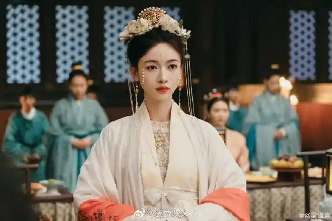 吴谨言的古装vs现代装##吴谨言古装颜值##墨雨云间