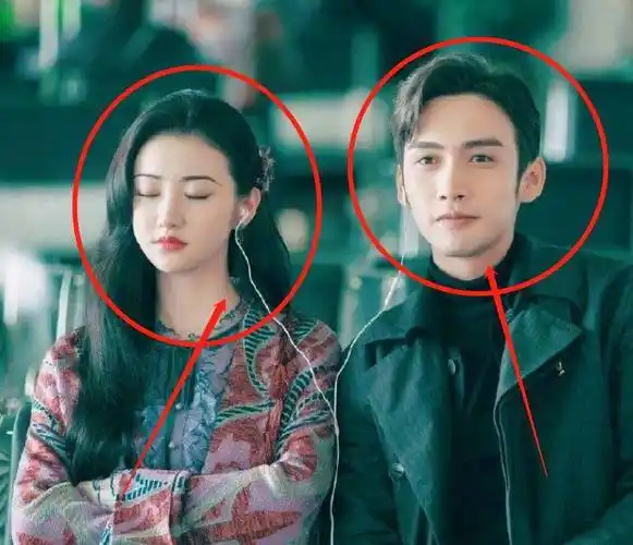 景甜与张彬彬同框出镜,还原司藤按唇杀好甜,生图却暴露真实颜值_电视