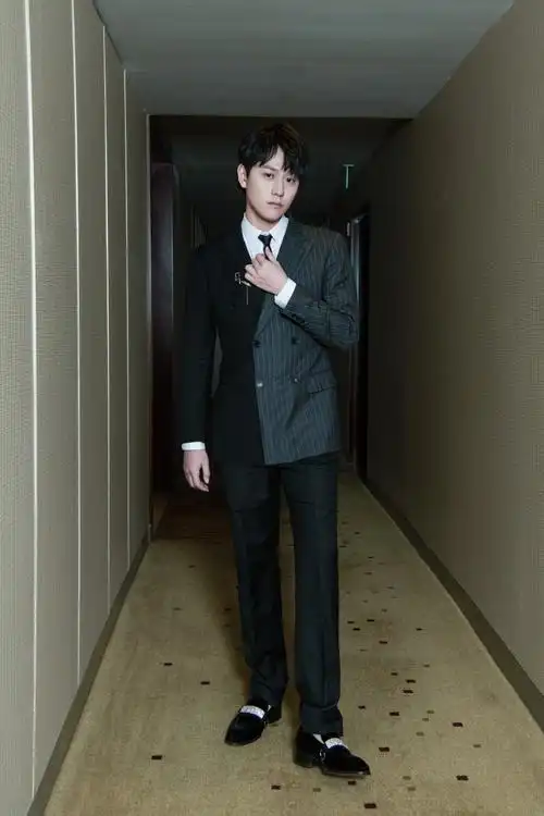 秦俊杰国剧盛典帅气图片24