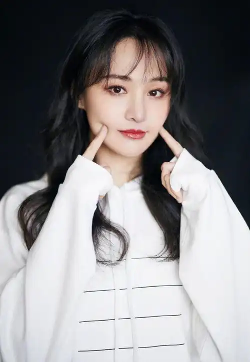 郑爽可爱迷人写真