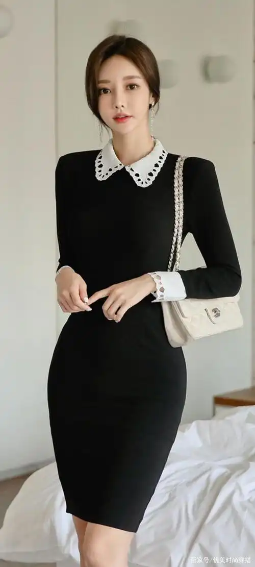 娃娃领黑色包臀连衣裙配白色高跟鞋,简约大气又不失高贵