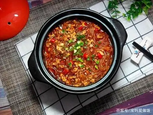 很好吃的肉末粉条煲:做法真的特别简单,赶紧试试吧!