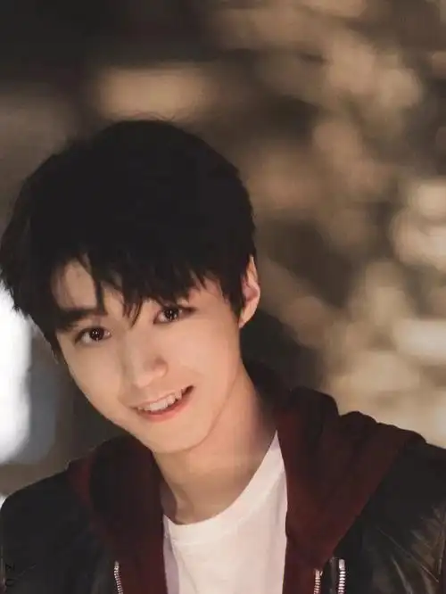 王俊凯可是他在对我笑诶