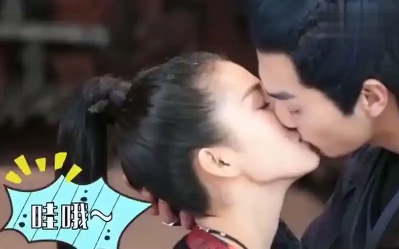 白鹿许凯亲密戏各种尴尬笑场脸红经常有这次干脆跳起来