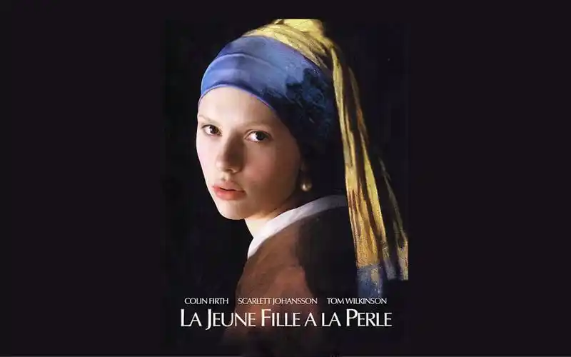 文艺电影:画家为少女扎穿耳洞,带上珍珠耳环