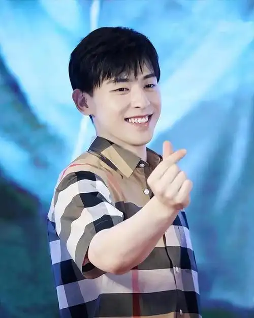 邓为黑料十几岁爱豆感情状况邓伦工作室注销