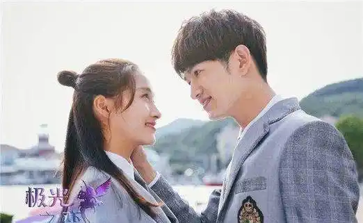 关晓彤和欧阳娜娜还在争谁是玛丽苏,14岁的她都和王俊凯搭戏了!