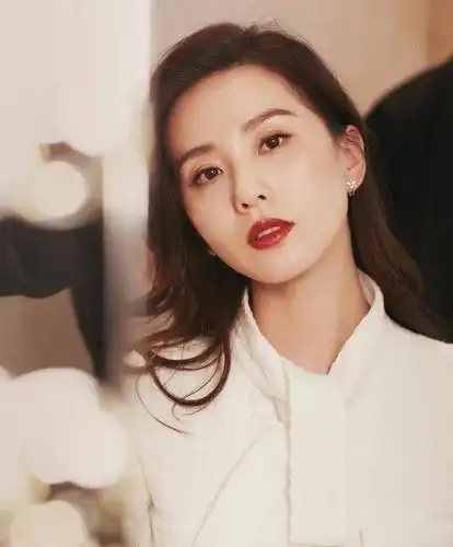 影视女星刘诗诗写真合集:天生丽质,优雅高贵