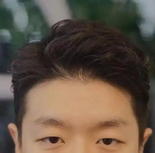 卷发男春节必备