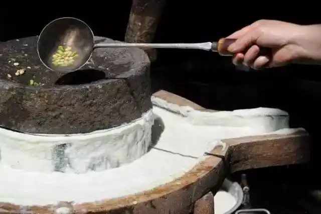 [ 吃汉食验所 ] 大暑 豆腐匠人专场~ 磨豆趣