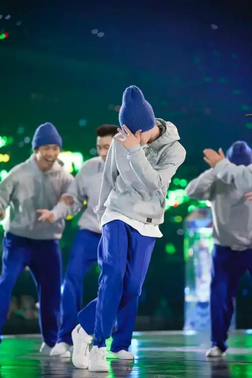 《这就是街舞》是最适合王一博的舞台,作为队长表现太出色了!