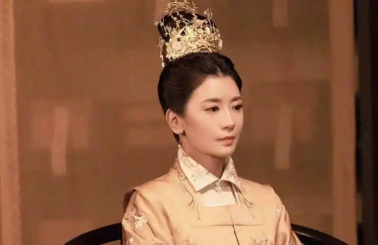 贾静雯在成化十四年中饰演的万贵妃独享恩宠的传奇女子