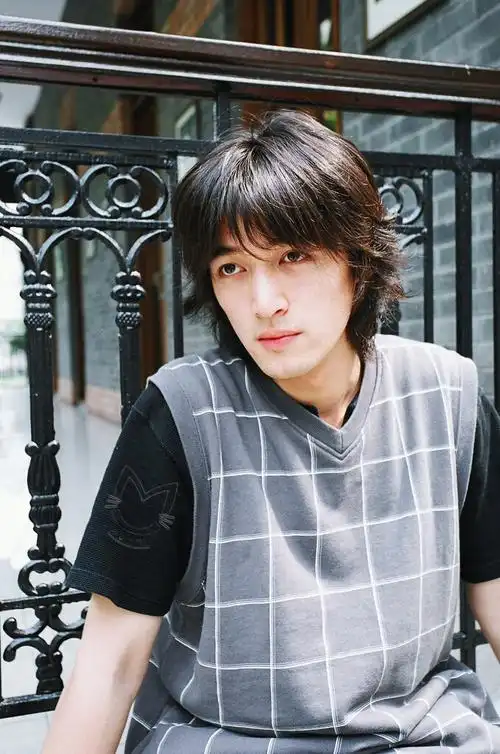 胡歌,记忆里你留下的青涩模样.