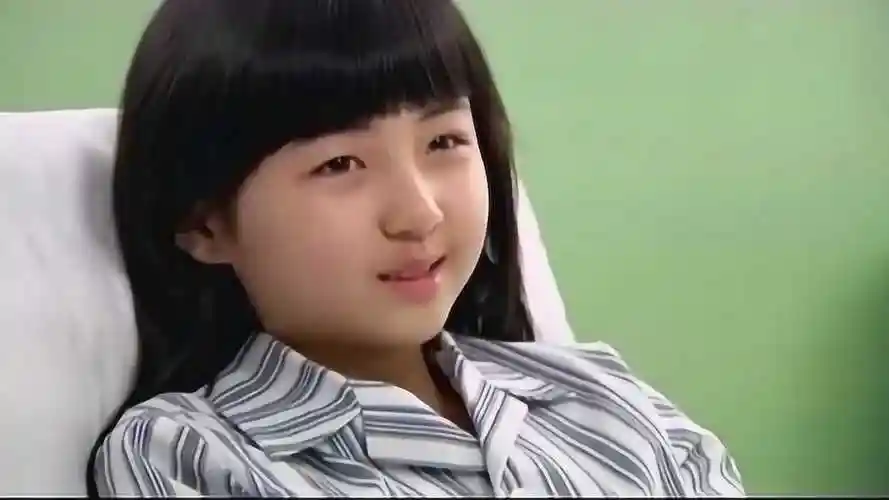 看了张子枫小时候的哭戏老戏骨的演技真是名不虚传