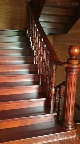 广东城中村铝合金仿木纹靠墙楼梯扶手图片