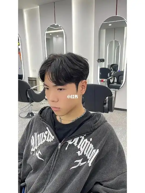 男生做这款发型也太帅了吧!yyds|||男士中分气垫烫  男生韩系风格发型