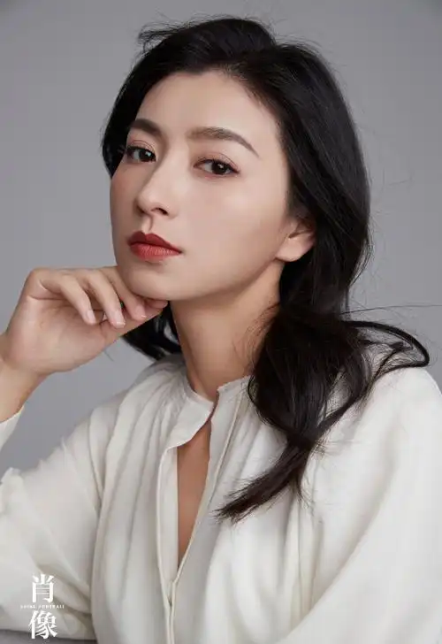 斓曦时尚优雅写真图片