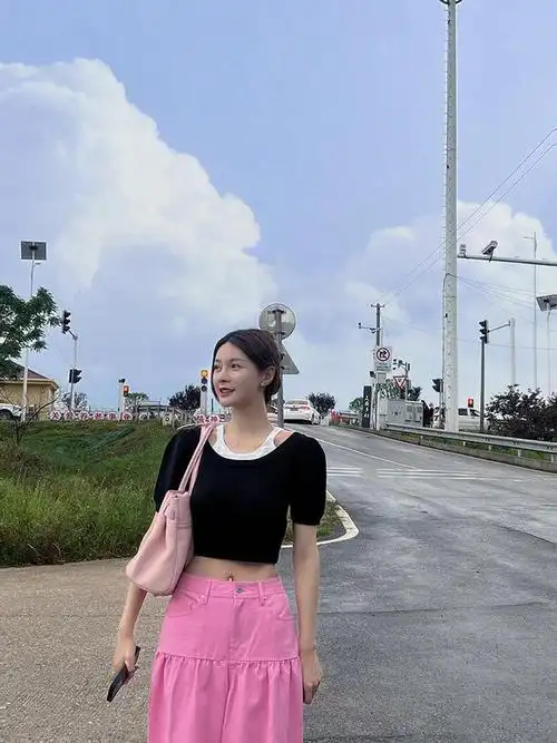 171沈梦辰又穿背心,这次搭配工装阔腿裤,竟比平常减龄洋气不少|高腰