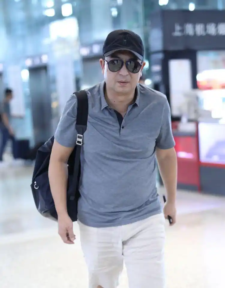 中年男人的穿搭禁忌:衣服太紧,裤子太长,鞋子带跟!快看你是吗