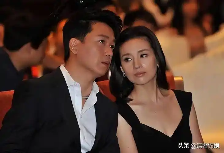 狗仔曝董洁曾与助理日久生情,旧照倾城!