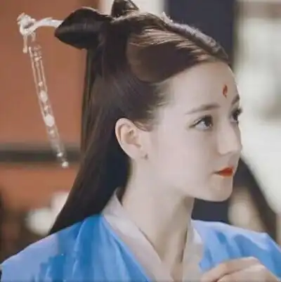 枕上书迪丽热巴头像.么么么迪丽热巴怎么这么可爱.