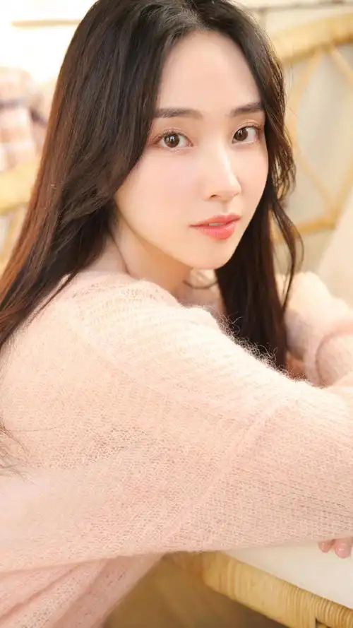 清纯白皙美女元气高清手机壁纸