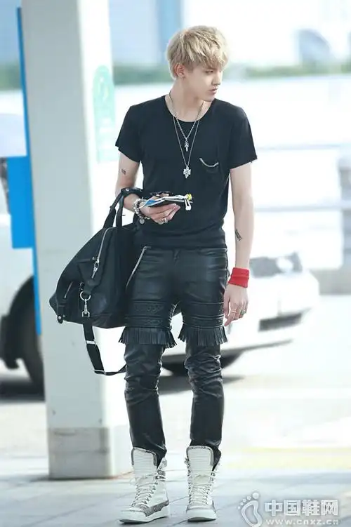 吴亦凡堆叠的潮搭你懂不懂?