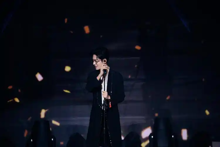 肖战《2019bazaar 芭莎明星慈善夜》 - 堆糖,美图壁纸兴趣社区