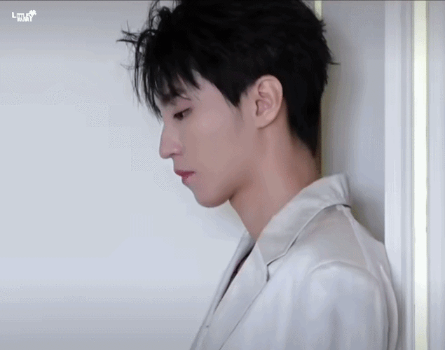 王俊凯超话|#王俊凯cl代言人#231217 工作室日常当烟雾随晨光飘散,枕