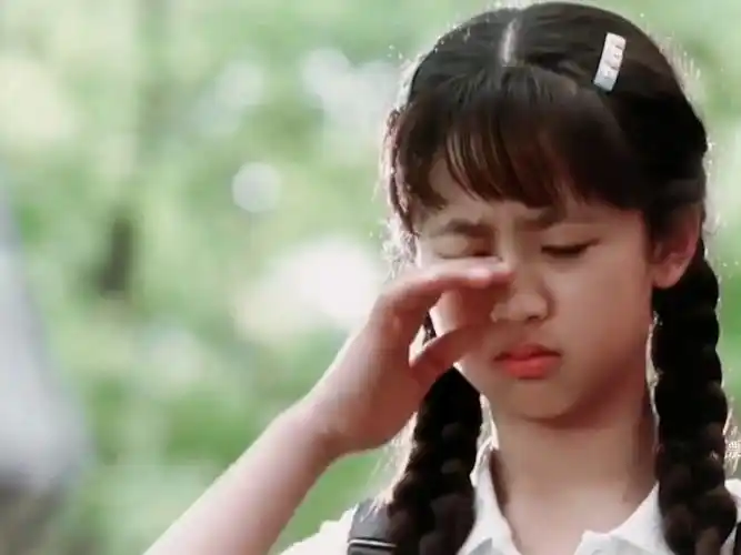 杨紫小时候的杨紫是不是吃可爱多长大的